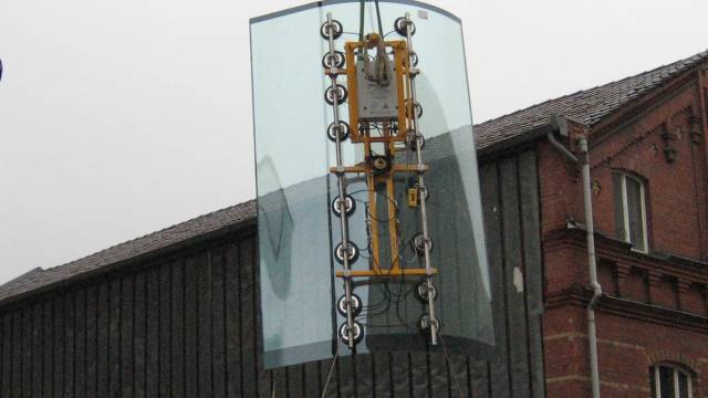 20120521041530_euroTECHvacuumliftingdevice